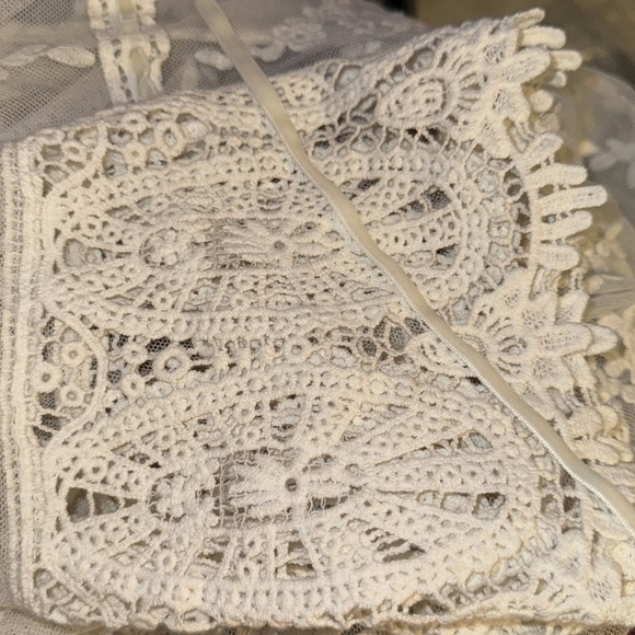 Given Kale ivory crochet mesh fringe buttoned down sheer bell sleeves too Sz L - Picture 13 of 13